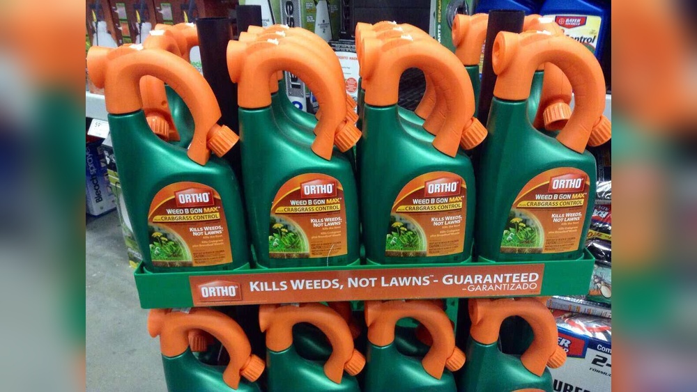 How to Apply Post-Emergent Weed Killer to Your Garden