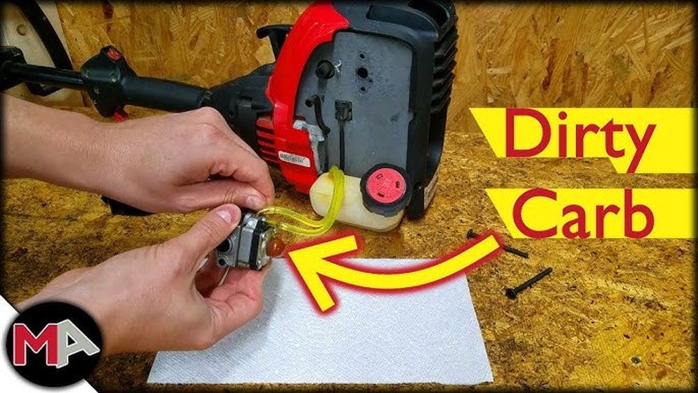How to Clean the Carburetor of a Gas Trimmer