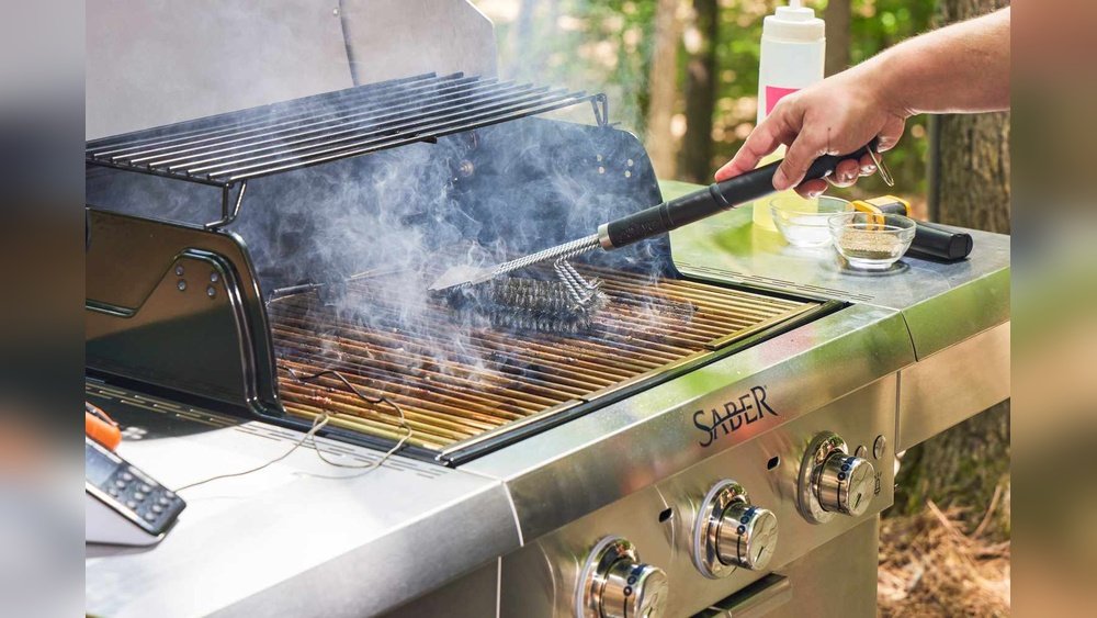 How to Clean a Gas Grill Properly