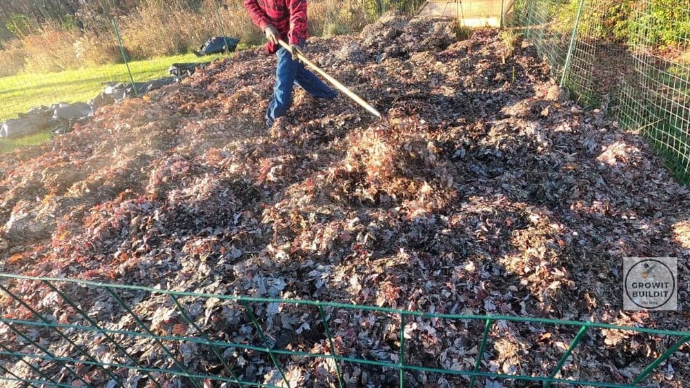 How to Compost Leaves Only for Mulch