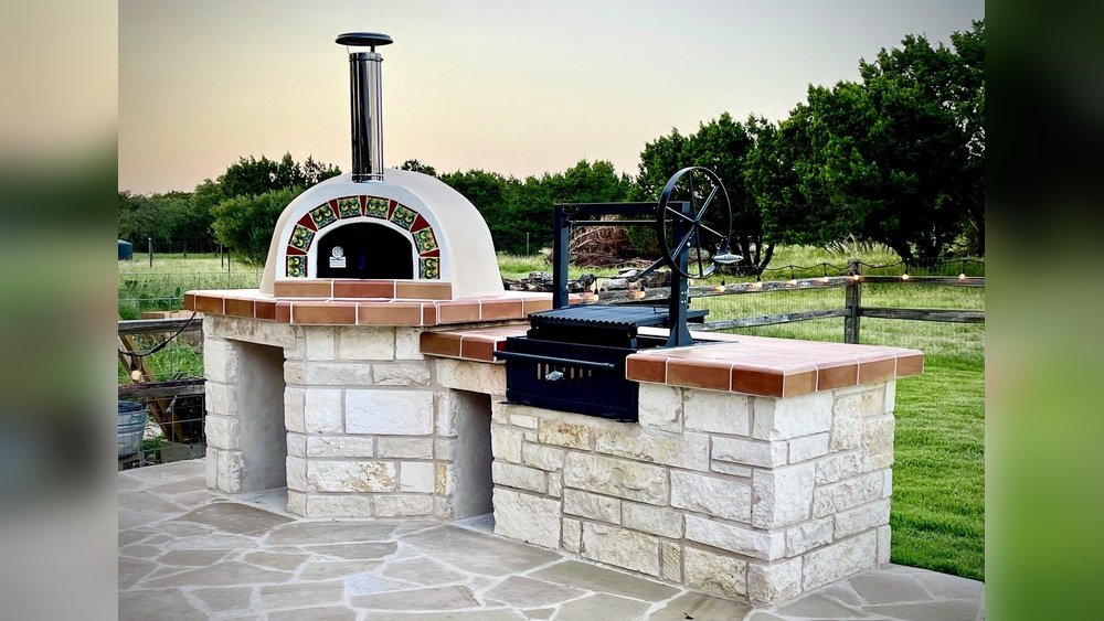 How to Cook Pizza on Outdoor Grill