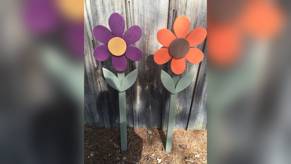 How to Make Garden Decorations from Wood