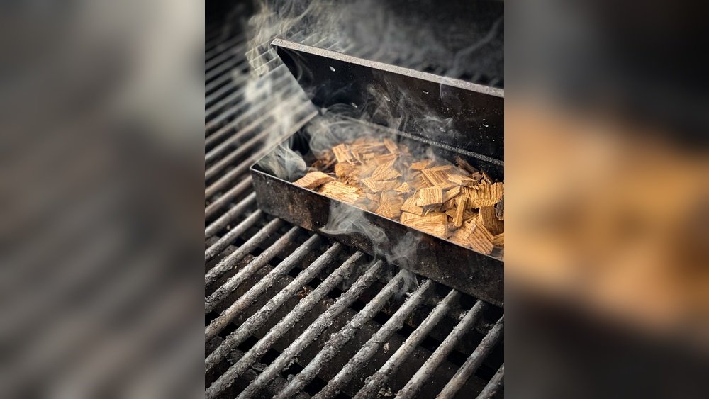 How to Use Wood Chips on Gas Grill