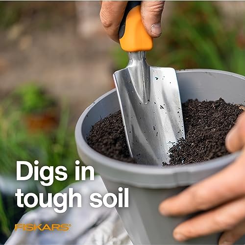 Radius Vs Fiskars Trowel