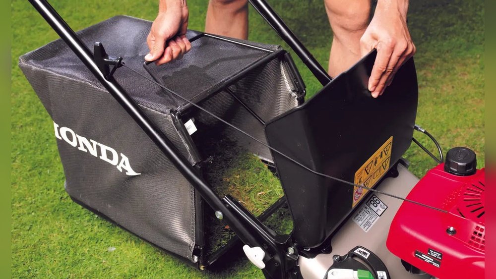 How to Bag Grass Clippings Correctly Tips