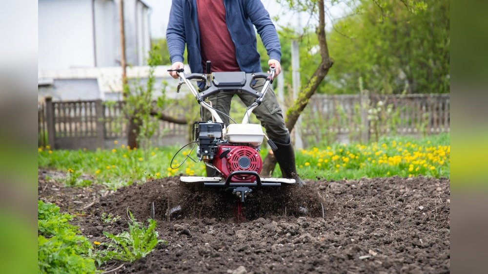 How to Reseed a Lawn Without Tilling