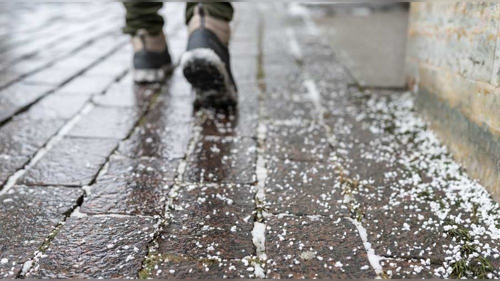 How to Remove Ice from Walkway Safely